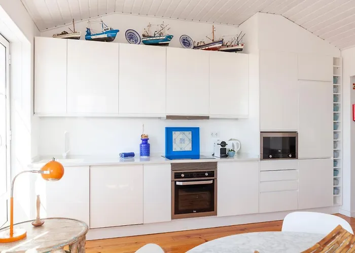 Alfama Stunning River And Historic City Views 2Bedrooms & 2Bathrooms Ac Balcony 18Th Century Building